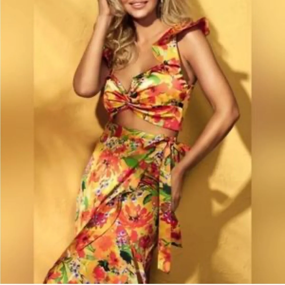Marciano Vibrant Floral Print Wrap Skirt - Size S (6) - Picture 3 of 8